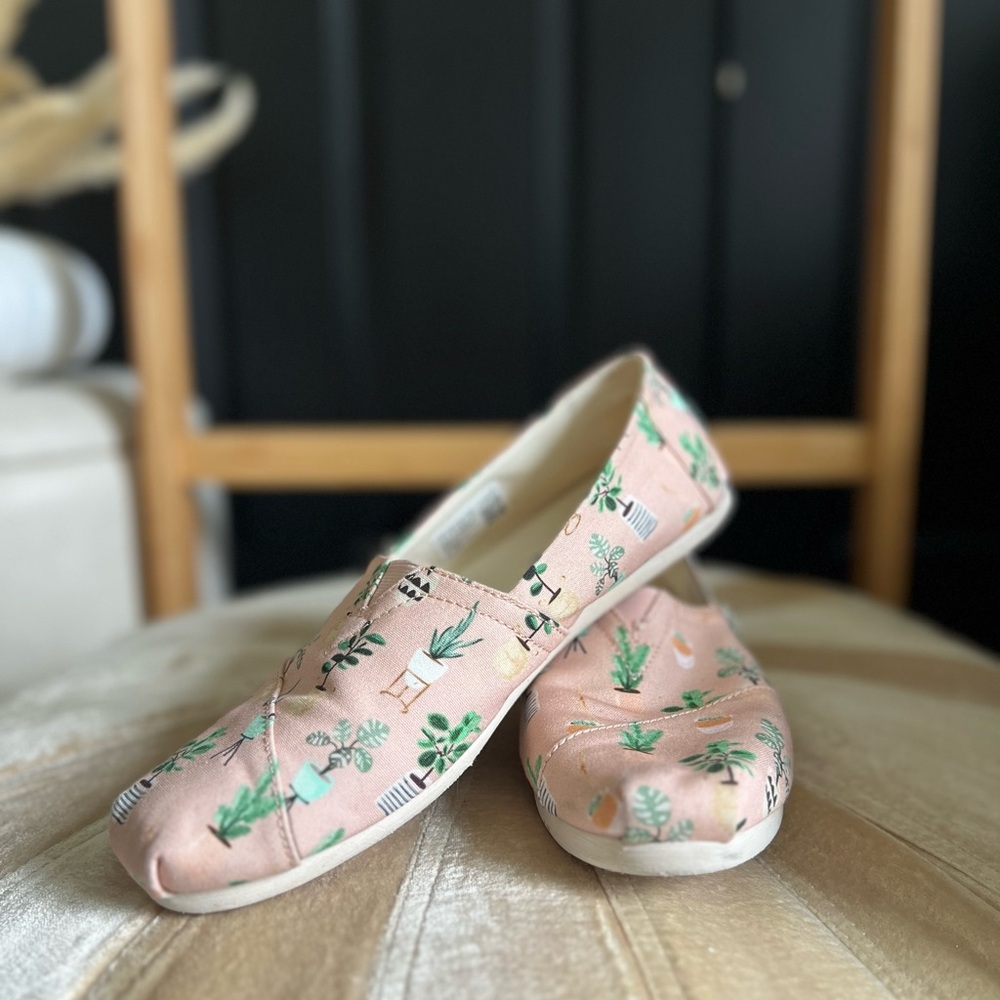 Toms Pink Floral Slip-Ons